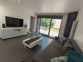 Maison - Jacuzzi Jardin Parking proche Paris & CDG